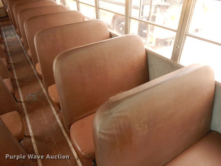 image for item DH6580 2002 International ATC  school bus