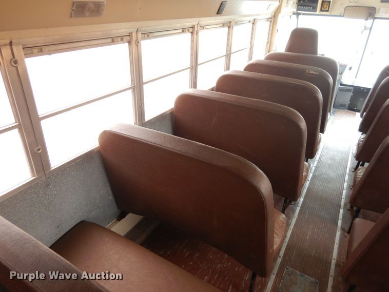 image for item DH6580 2002 International ATC  school bus