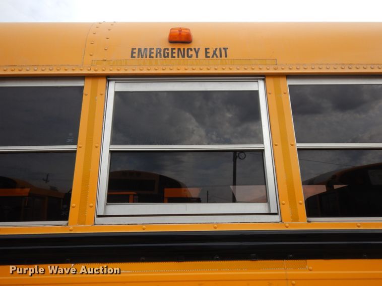 image for item DH6580 2002 International ATC  school bus
