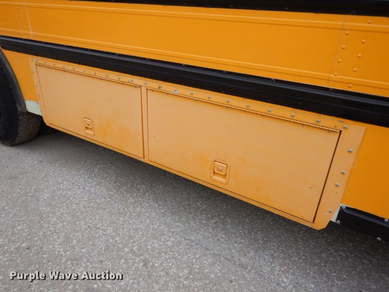 image for item DH6580 2002 International ATC  school bus