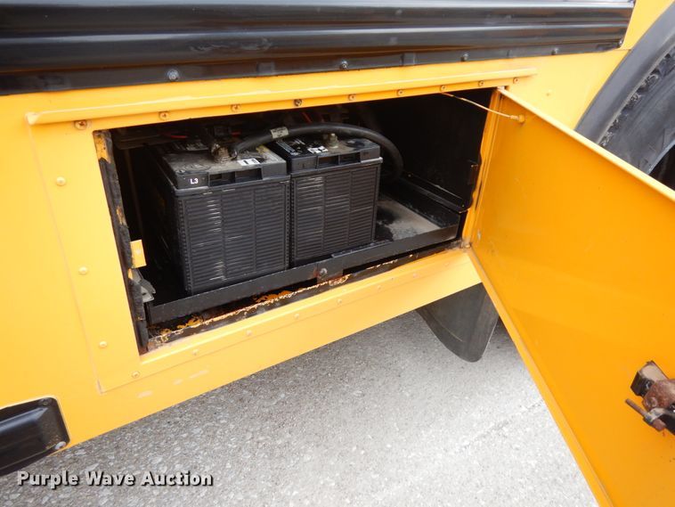 image for item DH6580 2002 International ATC  school bus