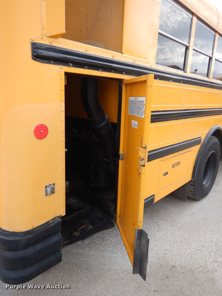 image for item DH6580 2002 International ATC  school bus