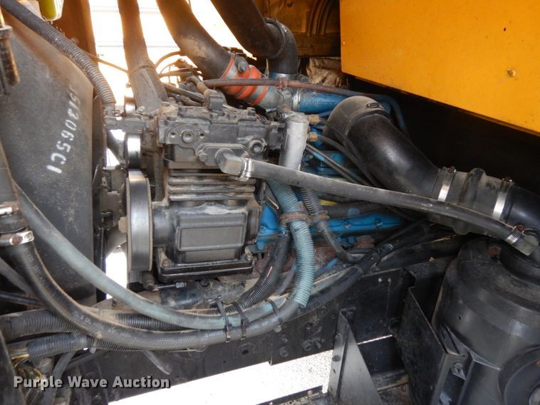 image for item DH6580 2002 International ATC  school bus