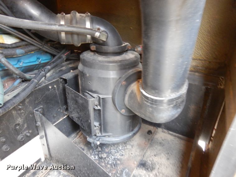 image for item DH6580 2002 International ATC  school bus