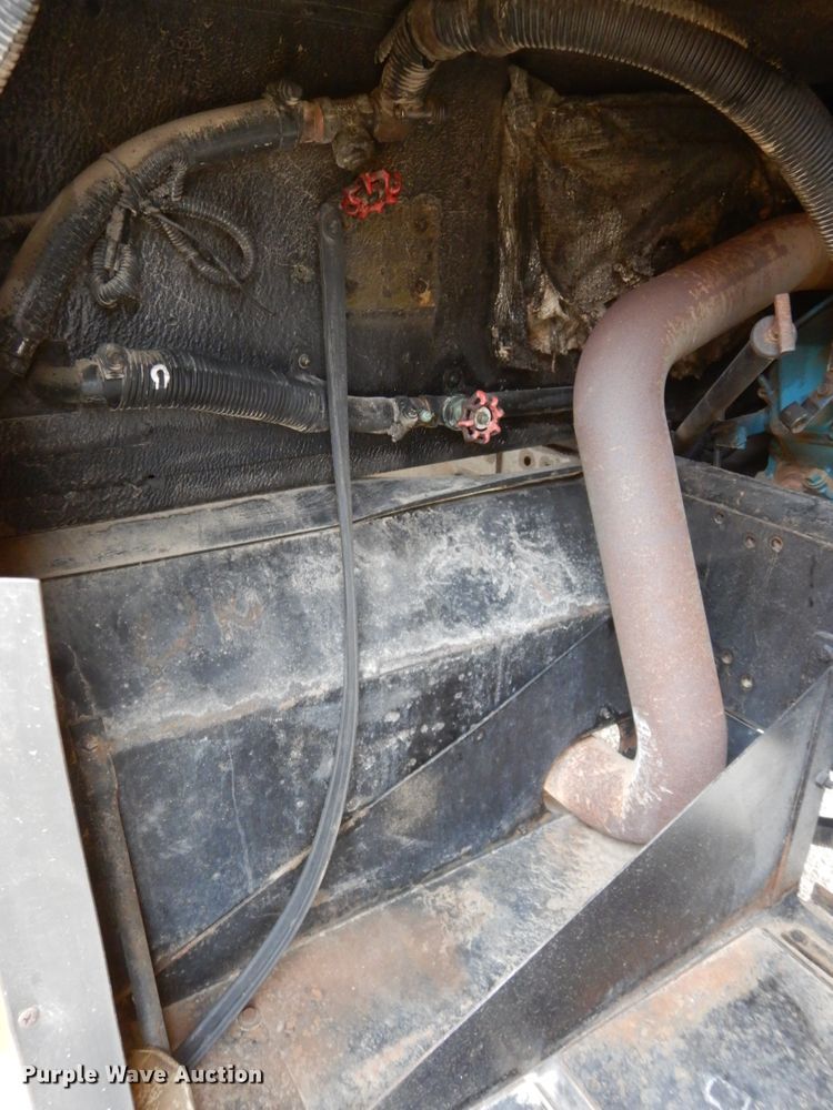 image for item DH6580 2002 International ATC  school bus