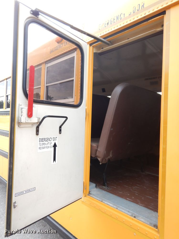 image for item DH6580 2002 International ATC  school bus