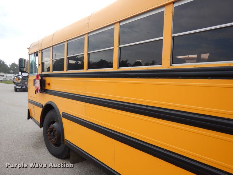 image for item DH6580 2002 International ATC  school bus