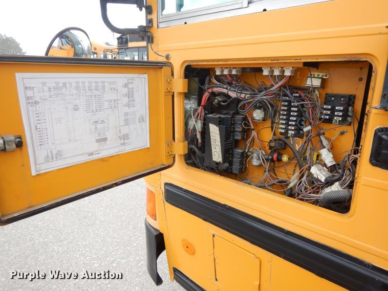 image for item DH6580 2002 International ATC  school bus