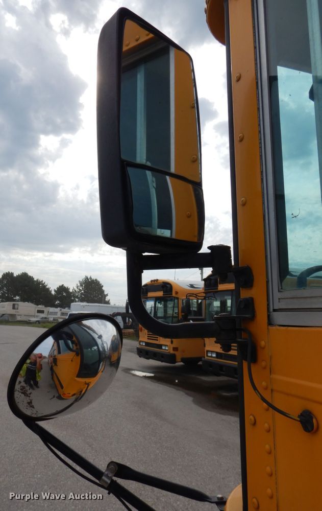 image for item DH6580 2002 International ATC  school bus