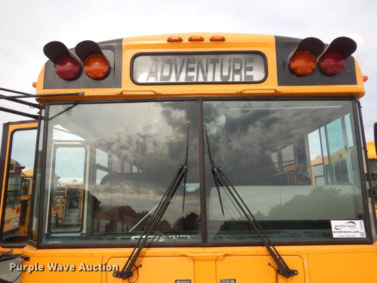 image for item DH6580 2002 International ATC  school bus