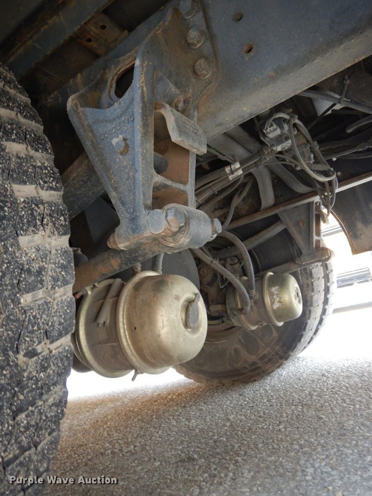 image for item DH6580 2002 International ATC  school bus