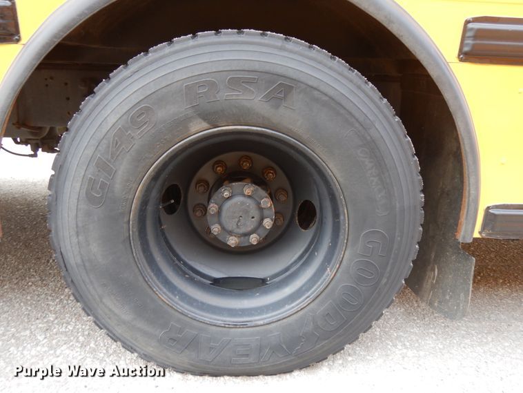 image for item DH6580 2002 International ATC  school bus