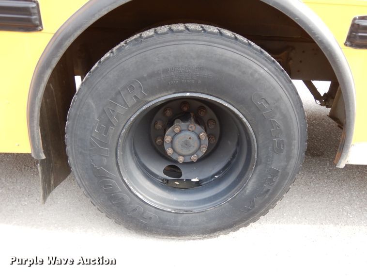 image for item DH6580 2002 International ATC  school bus