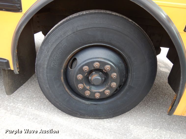 image for item DH6580 2002 International ATC  school bus