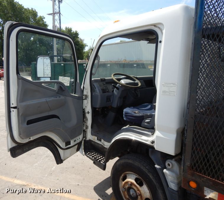 image for item DJ3471 2007 Mitsubishi Fuso FE  flatbed truck