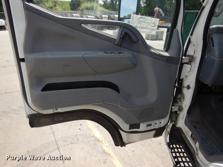 image for item DJ3471 2007 Mitsubishi Fuso FE  flatbed truck