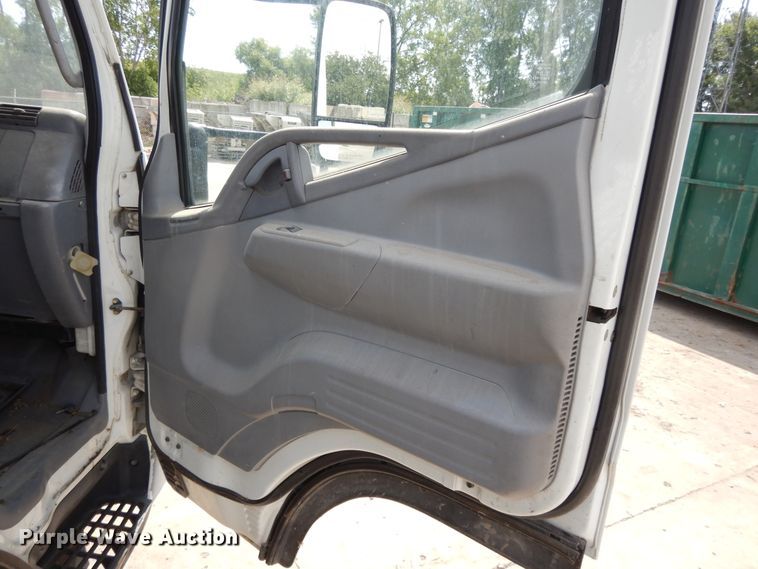 image for item DJ3471 2007 Mitsubishi Fuso FE  flatbed truck