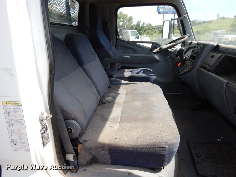 image for item DJ3471 2007 Mitsubishi Fuso FE  flatbed truck