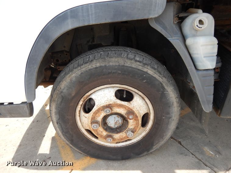 image for item DJ3471 2007 Mitsubishi Fuso FE  flatbed truck