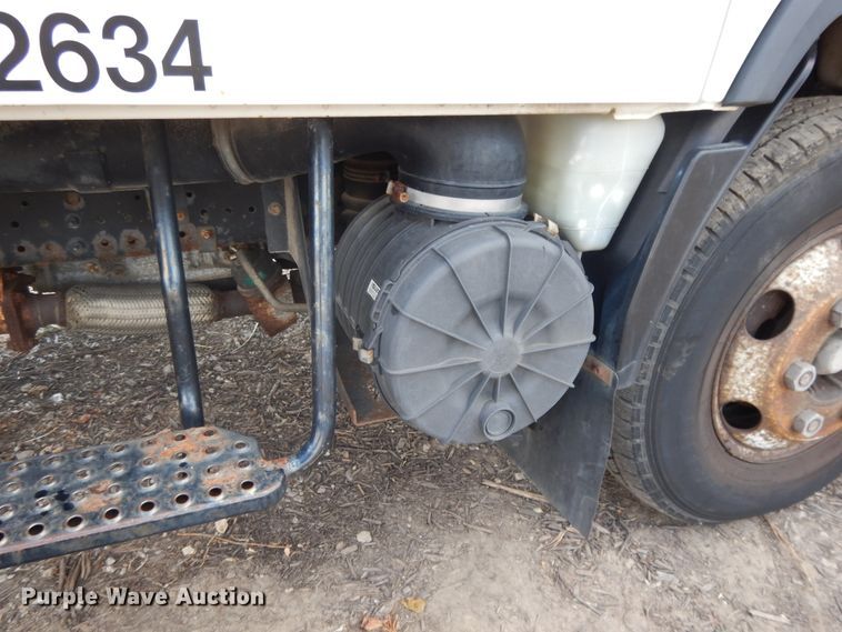 image for item DJ3474 2011 Isuzu NPR  flatbed truck