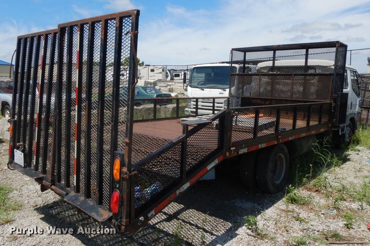 image for item DJ3475 2002 Mitsubishi Fuso FE  flatbed truck