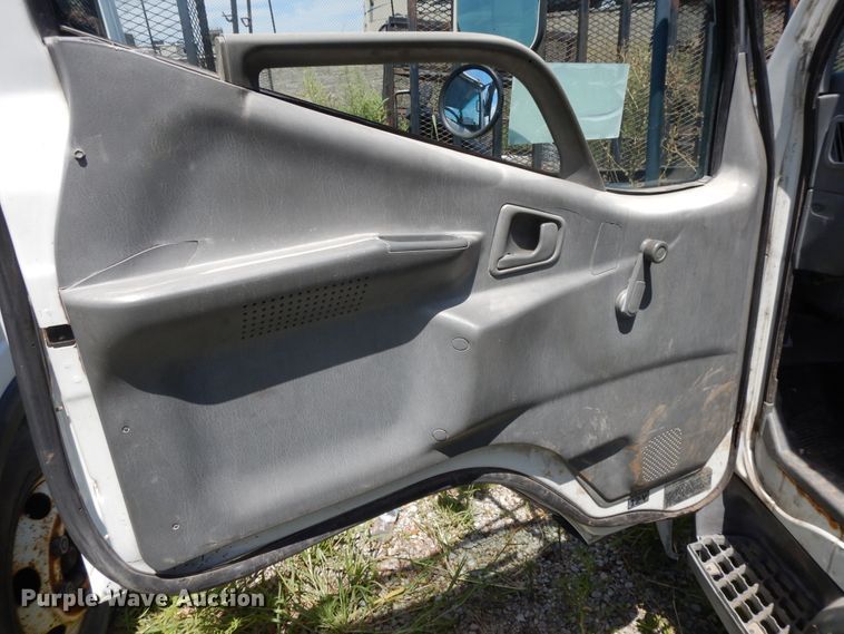 image for item DJ3475 2002 Mitsubishi Fuso FE  flatbed truck