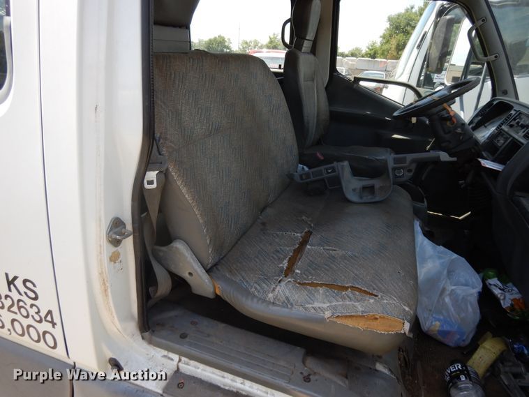 image for item DJ3475 2002 Mitsubishi Fuso FE  flatbed truck