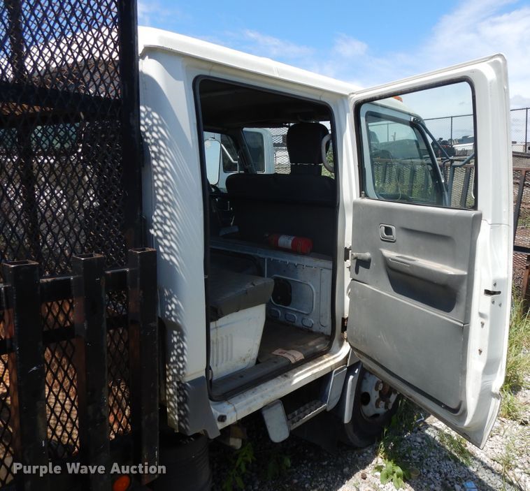 image for item DJ3475 2002 Mitsubishi Fuso FE  flatbed truck