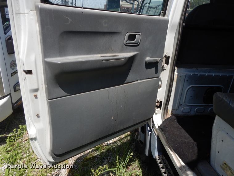 image for item DJ3475 2002 Mitsubishi Fuso FE  flatbed truck