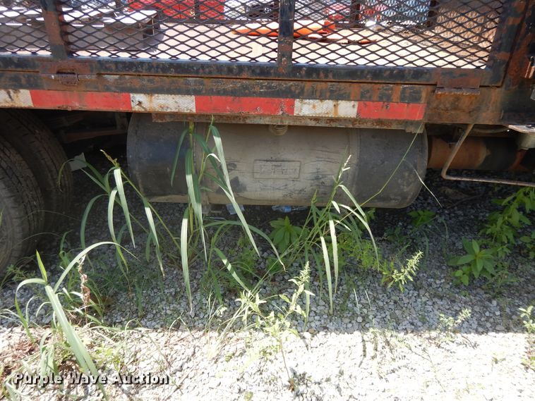 image for item DJ3475 2002 Mitsubishi Fuso FE  flatbed truck