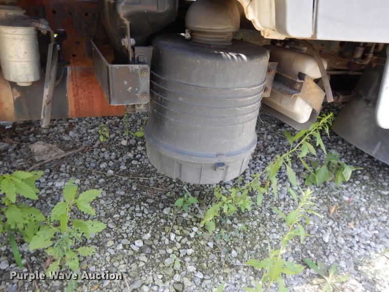 image for item DJ3475 2002 Mitsubishi Fuso FE  flatbed truck