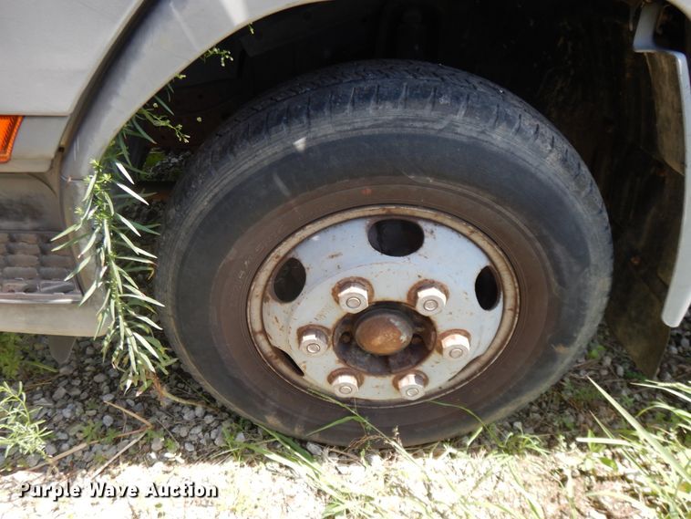 image for item DJ3475 2002 Mitsubishi Fuso FE  flatbed truck