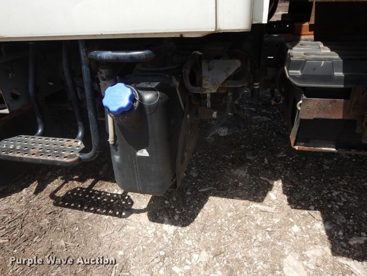 image for item DJ3476 2011 Isuzu NPR  flatbed truck