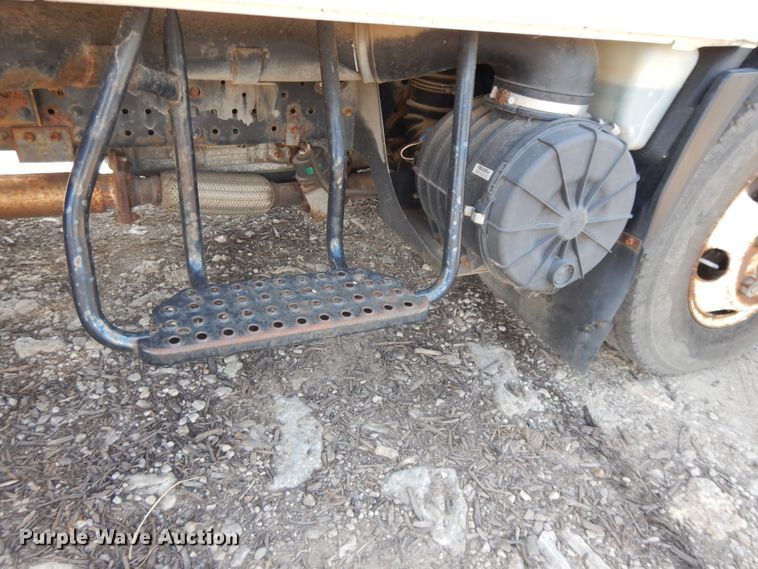 image for item DJ3476 2011 Isuzu NPR  flatbed truck