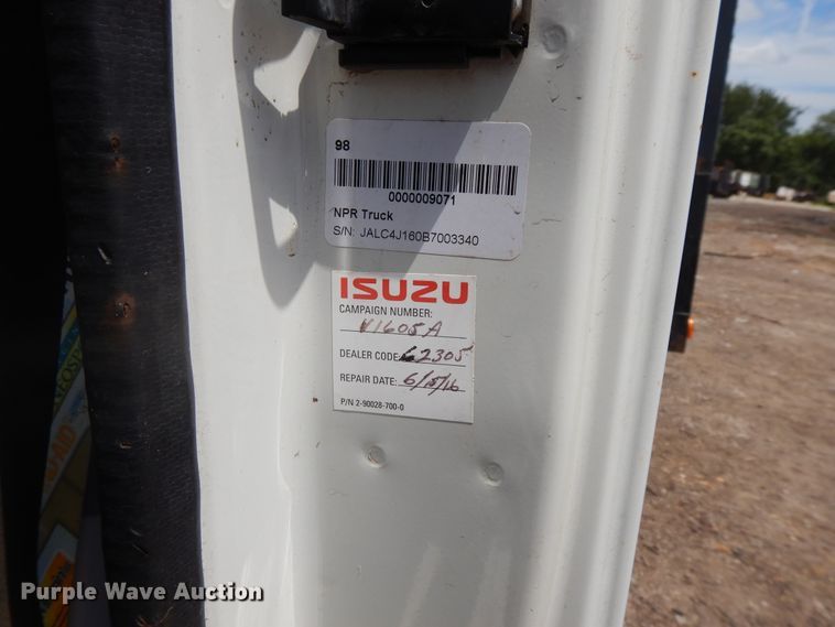 image for item DJ3476 2011 Isuzu NPR  flatbed truck