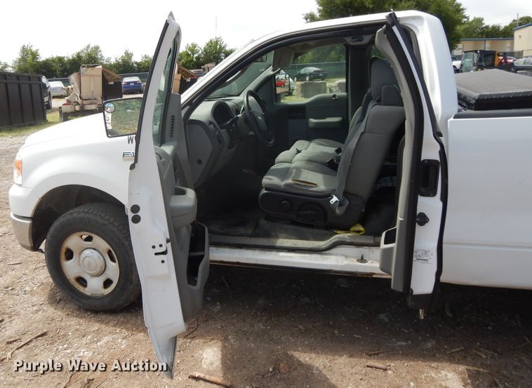 image for item DJ3478 2004 Ford F150  pickup truck