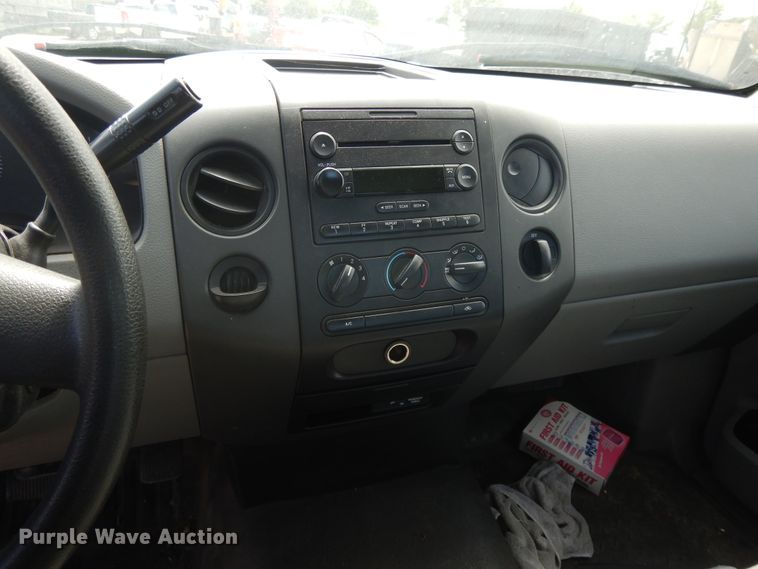 image for item DJ3478 2004 Ford F150  pickup truck