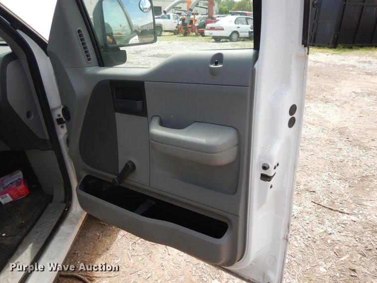 image for item DJ3478 2004 Ford F150  pickup truck