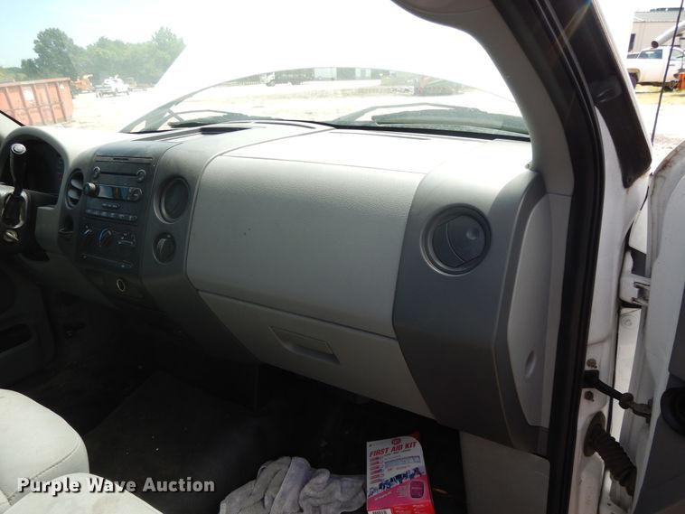 image for item DJ3478 2004 Ford F150  pickup truck