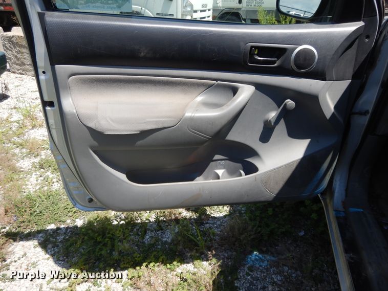 image for item DJ3479 2006 Toyota Tacoma  pickup truck