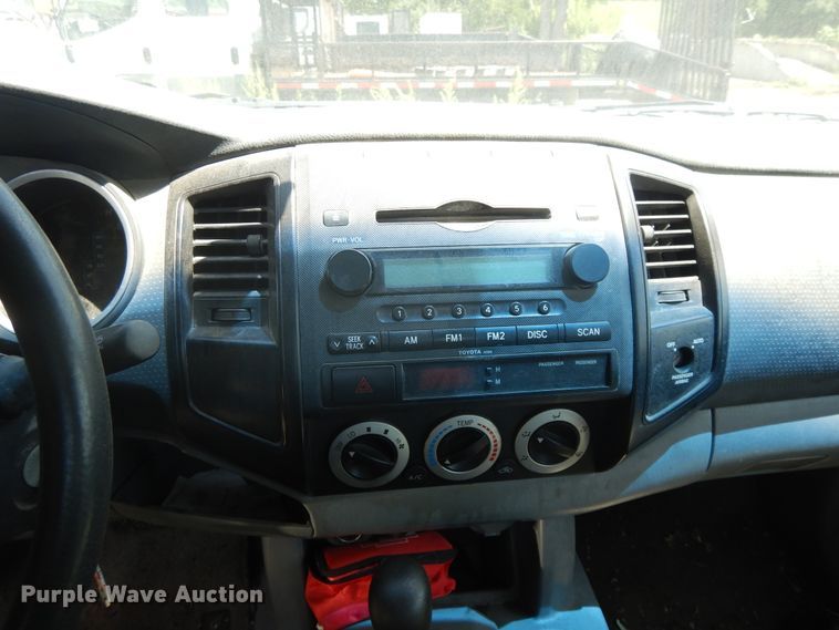 image for item DJ3479 2006 Toyota Tacoma  pickup truck