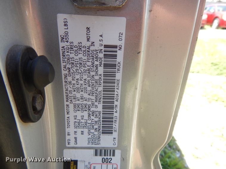 image for item DJ3479 2006 Toyota Tacoma  pickup truck