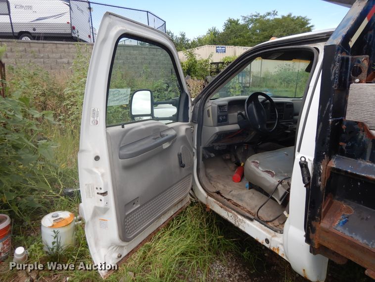 image for item DJ3480 2000 Ford F450 Super Duty  dump truck