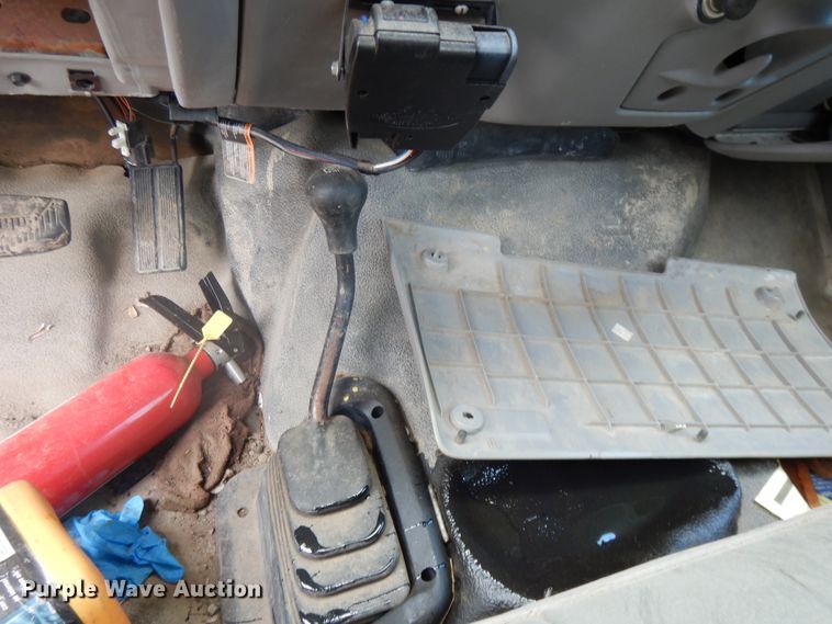 image for item DJ3480 2000 Ford F450 Super Duty  dump truck