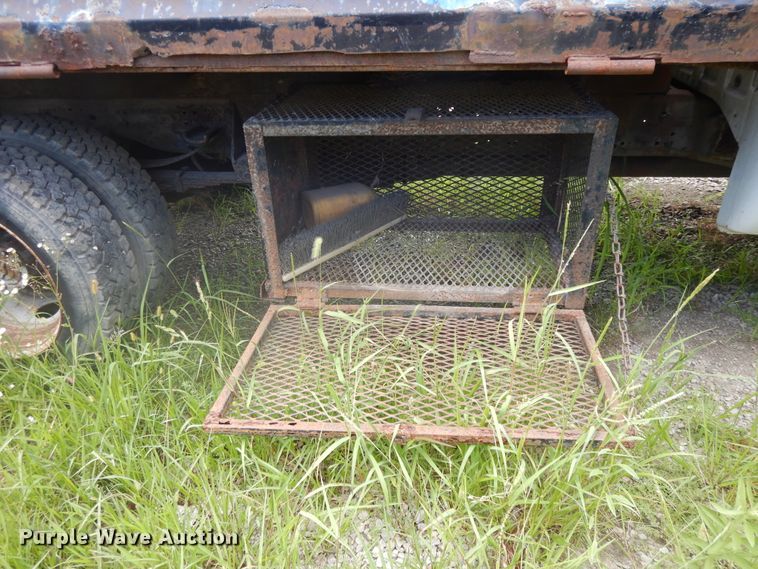 image for item DJ3480 2000 Ford F450 Super Duty  dump truck