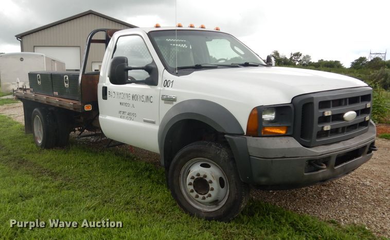 image for item DJ4313 2005 Ford F550 Super Duty XL  flatbed truck