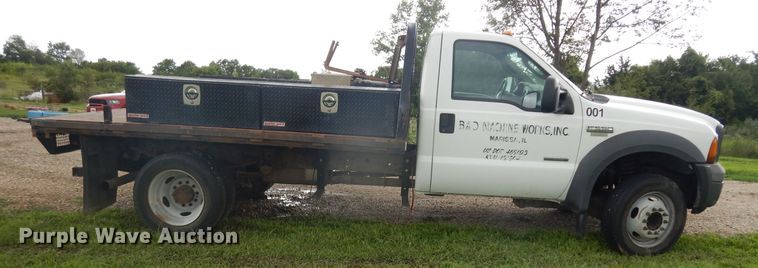 image for item DJ4313 2005 Ford F550 Super Duty XL  flatbed truck