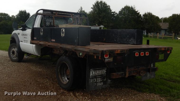 image for item DJ4313 2005 Ford F550 Super Duty XL  flatbed truck