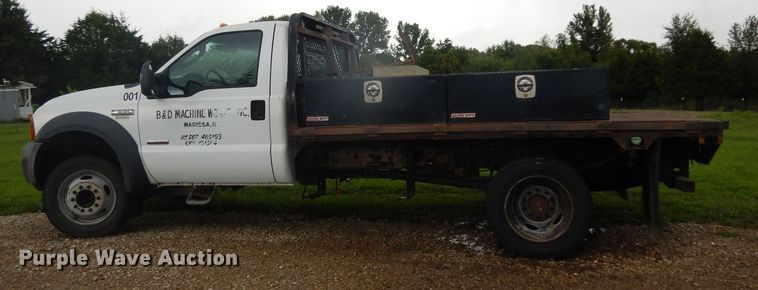 image for item DJ4313 2005 Ford F550 Super Duty XL  flatbed truck