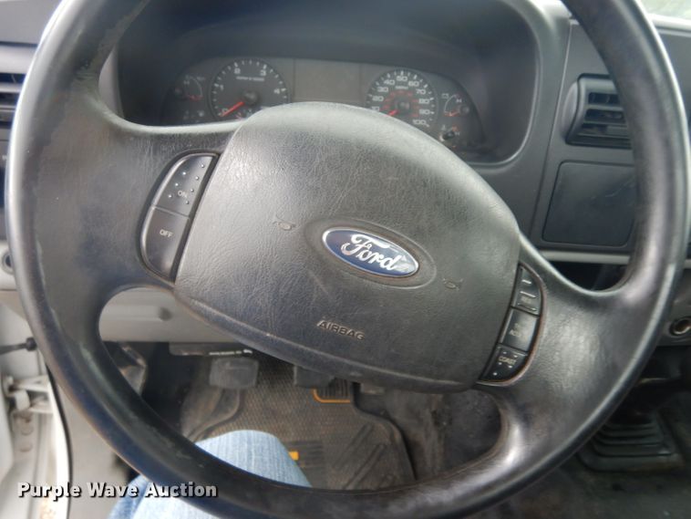 image for item DJ4313 2005 Ford F550 Super Duty XL  flatbed truck